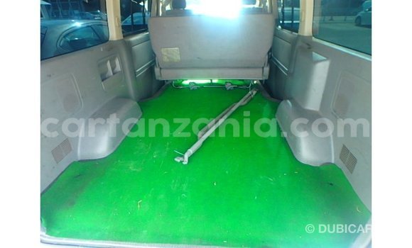 Buy Import Toyota Hiace White Car in Import - Dubai in Arusha Buy Import Toyota Hiace White Car in Import - Dubai in Arusha
