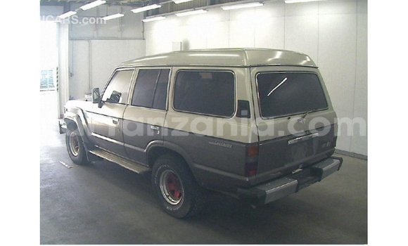Nunua Imported Toyota Land Cruiser Nyingine Gari ndani ya Import - Dubai nchini Arusha Nunua Imported Toyota Land Cruiser Nyingine Gari ndani ya Import - Dubai nchini Arusha
