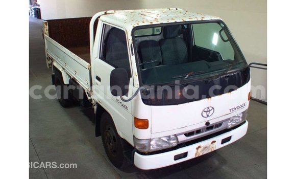 Nunua Imported Toyota Dyna Nyeupe Gari ndani ya Import - Dubai nchini Arusha Nunua Imported Toyota Dyna Nyeupe Gari ndani ya Import - Dubai nchini Arusha