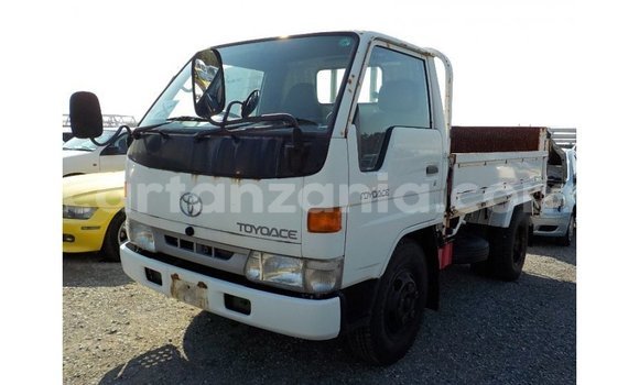 Nunua Imported Toyota Dyna Nyeupe Gari ndani ya Import - Dubai nchini Arusha Nunua Imported Toyota Dyna Nyeupe Gari ndani ya Import - Dubai nchini Arusha