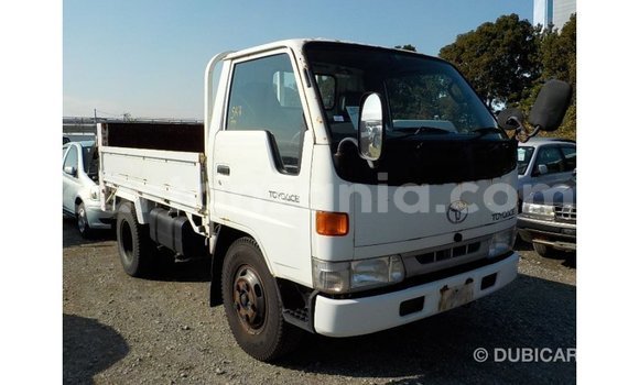 Nunua Imported Toyota Dyna Nyeupe Gari ndani ya Import - Dubai nchini Arusha Nunua Imported Toyota Dyna Nyeupe Gari ndani ya Import - Dubai nchini Arusha