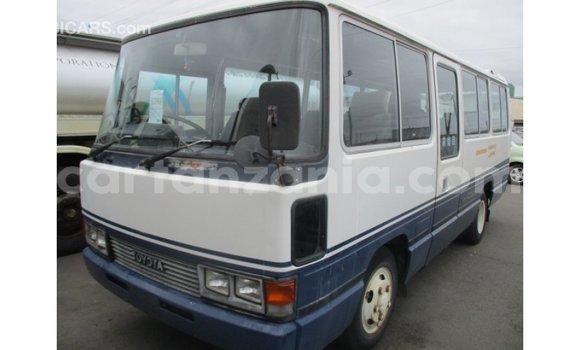 Nunua Imported Toyota Coaster Nyeupe Gari ndani ya Import - Dubai nchini Arusha Nunua Imported Toyota Coaster Nyeupe Gari ndani ya Import - Dubai nchini Arusha