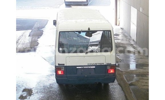 Nunua Imported Toyota Coaster Nyeupe Gari ndani ya Import - Dubai nchini Arusha Nunua Imported Toyota Coaster Nyeupe Gari ndani ya Import - Dubai nchini Arusha