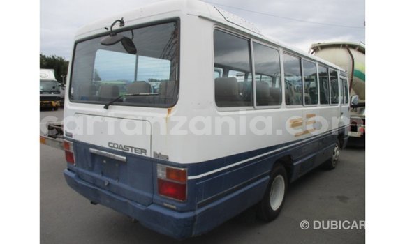 Nunua Imported Toyota Coaster Nyeupe Gari ndani ya Import - Dubai nchini Arusha Nunua Imported Toyota Coaster Nyeupe Gari ndani ya Import - Dubai nchini Arusha