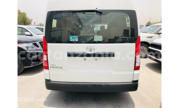 Buy Import Toyota Hiace White Car in Import - Dubai in Arusha Buy Import Toyota Hiace White Car in Import - Dubai in Arusha
