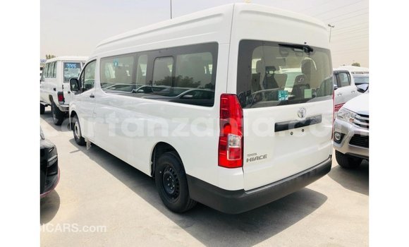 Buy Import Toyota Hiace White Car in Import - Dubai in Arusha Buy Import Toyota Hiace White Car in Import - Dubai in Arusha
