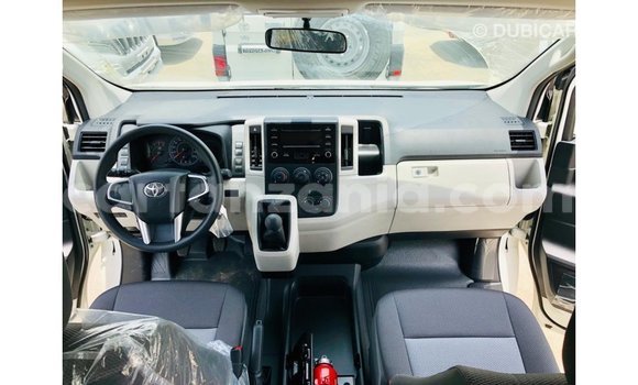 Buy Import Toyota Hiace White Car in Import - Dubai in Arusha Buy Import Toyota Hiace White Car in Import - Dubai in Arusha