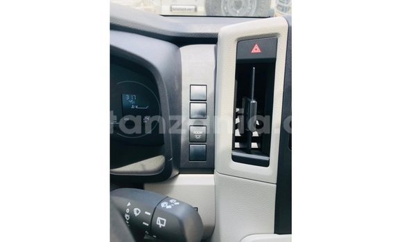 Buy Import Toyota Hiace White Car in Import - Dubai in Arusha Buy Import Toyota Hiace White Car in Import - Dubai in Arusha