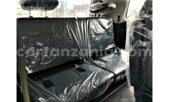 Nunua Imported Toyota Land Cruiser Nyeupe Gari ndani ya Import - Dubai nchini Arusha Nunua Imported Toyota Land Cruiser Nyeupe Gari ndani ya Import - Dubai nchini Arusha