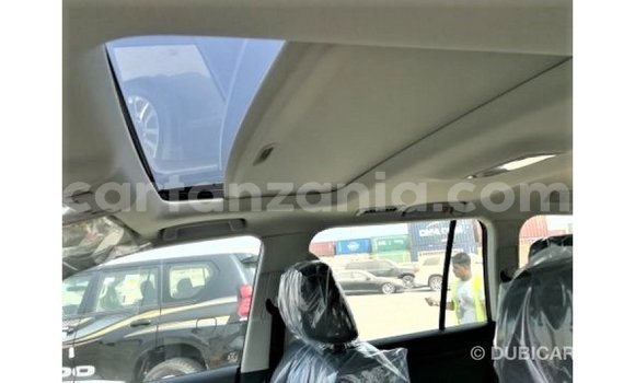 Nunua Imported Toyota Land Cruiser Nyeupe Gari ndani ya Import - Dubai nchini Arusha Nunua Imported Toyota Land Cruiser Nyeupe Gari ndani ya Import - Dubai nchini Arusha