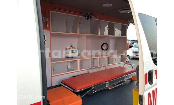 Buy Import Toyota Hiace White Car in Import - Dubai in Arusha Buy Import Toyota Hiace White Car in Import - Dubai in Arusha