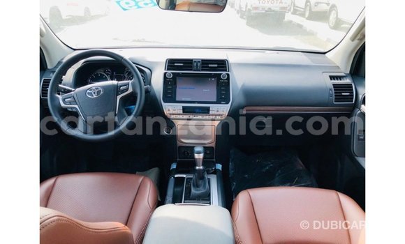 Nunua Imported Toyota Prado Nyeusi Gari ndani ya Import - Dubai nchini Arusha Nunua Imported Toyota Prado Nyeusi Gari ndani ya Import - Dubai nchini Arusha