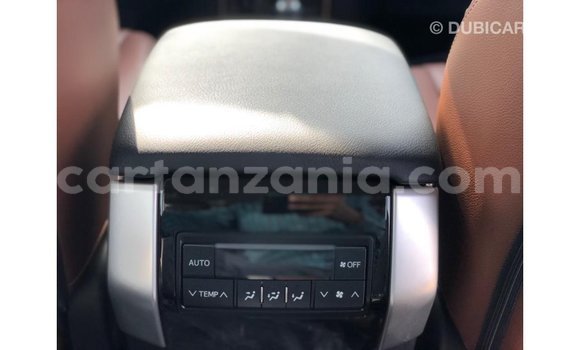 Nunua Imported Toyota Prado Nyeusi Gari ndani ya Import - Dubai nchini Arusha Nunua Imported Toyota Prado Nyeusi Gari ndani ya Import - Dubai nchini Arusha
