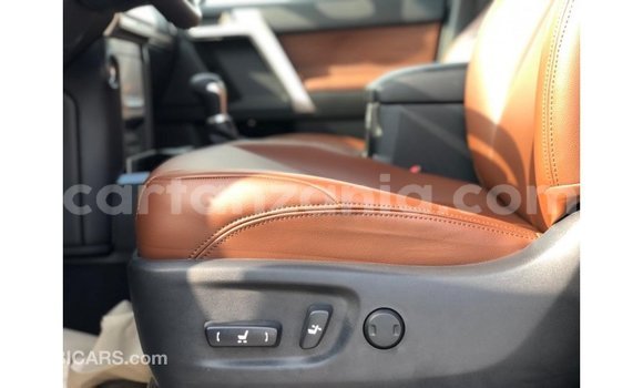Nunua Imported Toyota Prado Nyeusi Gari ndani ya Import - Dubai nchini Arusha Nunua Imported Toyota Prado Nyeusi Gari ndani ya Import - Dubai nchini Arusha
