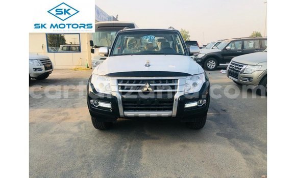 Buy Import Mitsubishi Pajero Black Car in Import - Dubai in Arusha