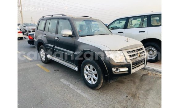 Nunua Imported Mitsubishi Pajero Nyeusi Gari ndani ya Import - Dubai nchini Arusha Nunua Imported Mitsubishi Pajero Nyeusi Gari ndani ya Import - Dubai nchini Arusha
