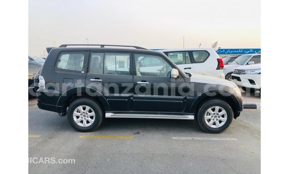 Nunua Imported Mitsubishi Pajero Nyeusi Gari ndani ya Import - Dubai nchini Arusha Nunua Imported Mitsubishi Pajero Nyeusi Gari ndani ya Import - Dubai nchini Arusha