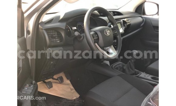 Nunua Imported Toyota Hilux Nyingine Gari ndani ya Import - Dubai nchini Arusha Nunua Imported Toyota Hilux Nyingine Gari ndani ya Import - Dubai nchini Arusha