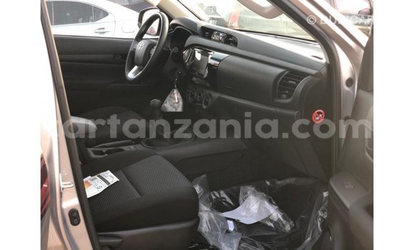 Nunua Imported Toyota Hilux Nyingine Gari ndani ya Import - Dubai nchini Arusha Nunua Imported Toyota Hilux Nyingine Gari ndani ya Import - Dubai nchini Arusha