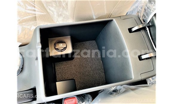 Buy Import Hyundai Elantra White Car in Import - Dubai in Arusha Buy Import Hyundai Elantra White Car in Import - Dubai in Arusha