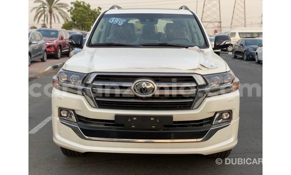 Buy Import Toyota Land Cruiser White Car in Import - Dubai in Arusha Buy Import Toyota Land Cruiser White Car in Import - Dubai in Arusha