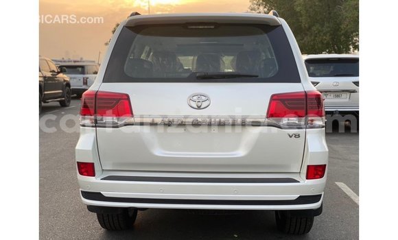 Buy Import Toyota Land Cruiser White Car in Import - Dubai in Arusha Buy Import Toyota Land Cruiser White Car in Import - Dubai in Arusha