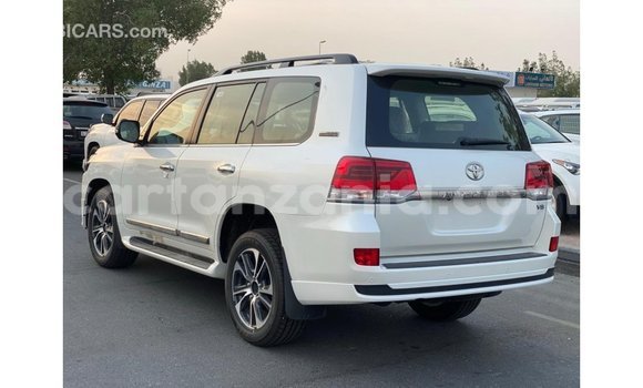 Buy Import Toyota Land Cruiser White Car in Import - Dubai in Arusha Buy Import Toyota Land Cruiser White Car in Import - Dubai in Arusha