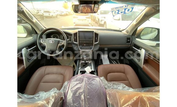Buy Import Toyota Land Cruiser White Car in Import - Dubai in Arusha Buy Import Toyota Land Cruiser White Car in Import - Dubai in Arusha