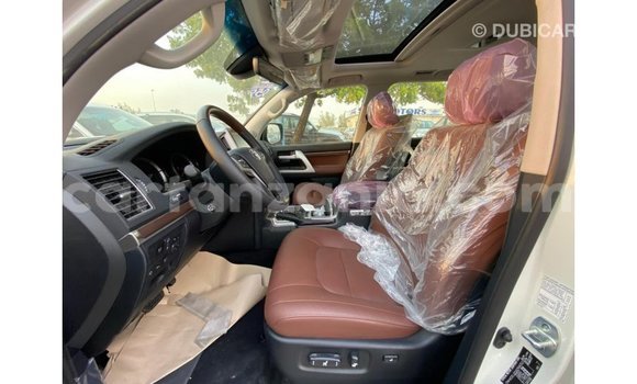 Buy Import Toyota Land Cruiser White Car in Import - Dubai in Arusha Buy Import Toyota Land Cruiser White Car in Import - Dubai in Arusha